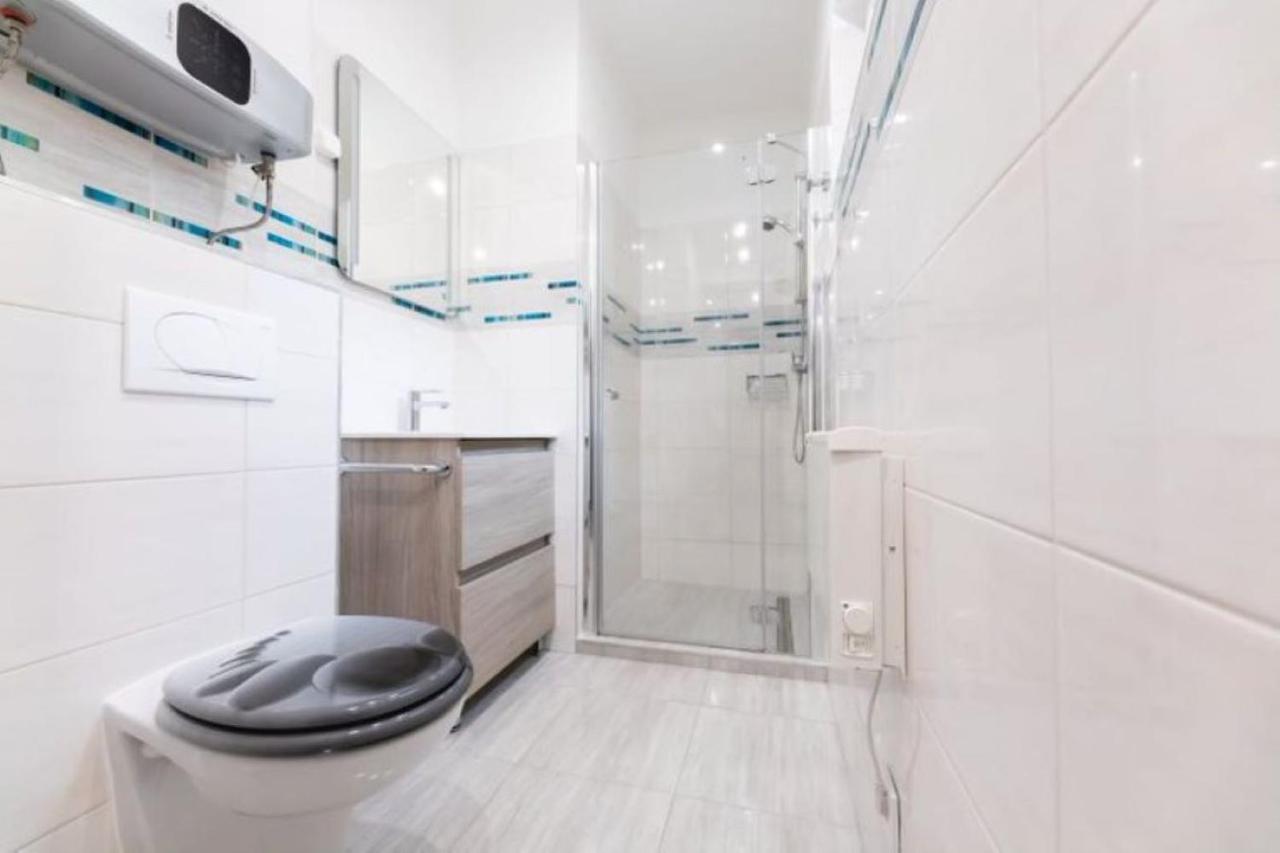 Bowery Guest Houses - Arnyas Vendeghazak Balatonalmádi Eksteriør bilde