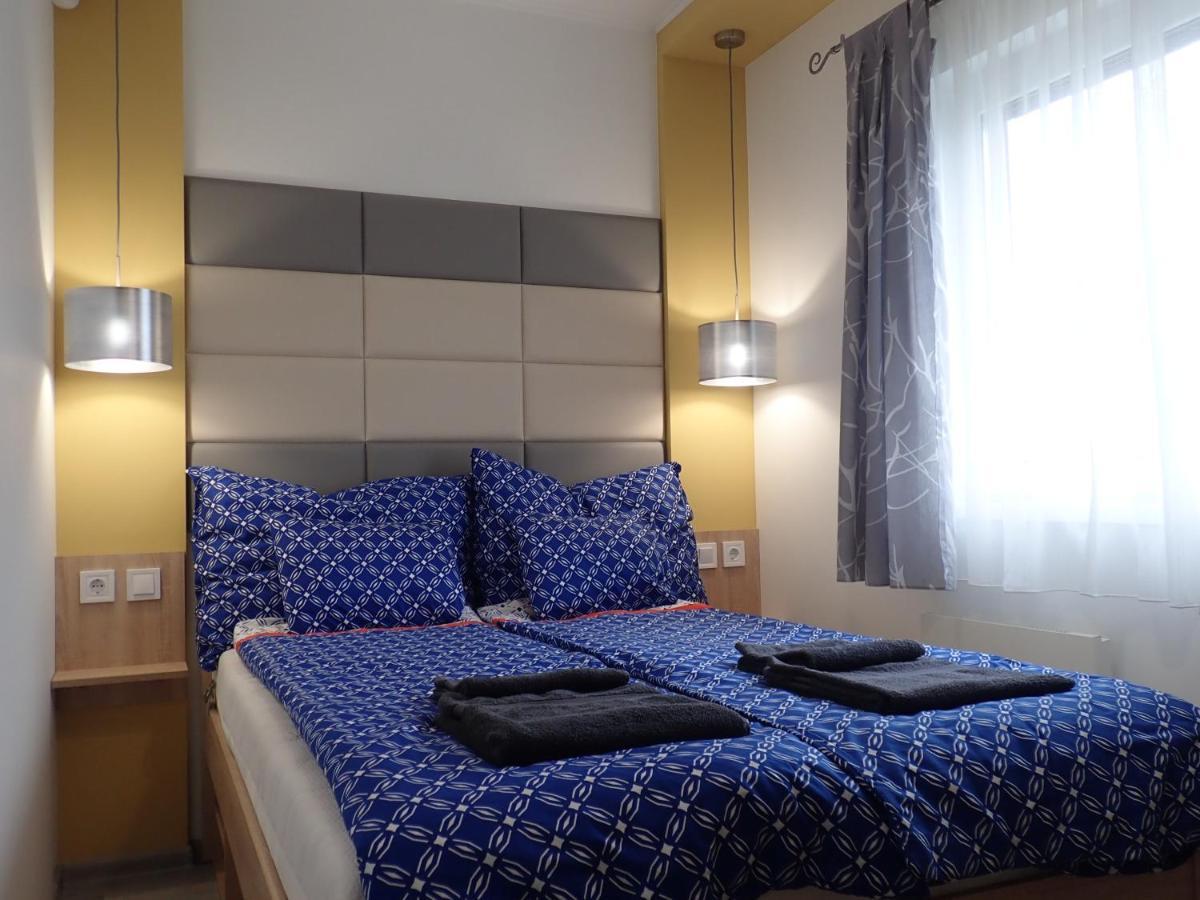Bowery Guest Houses - Arnyas Vendeghazak Balatonalmádi Eksteriør bilde