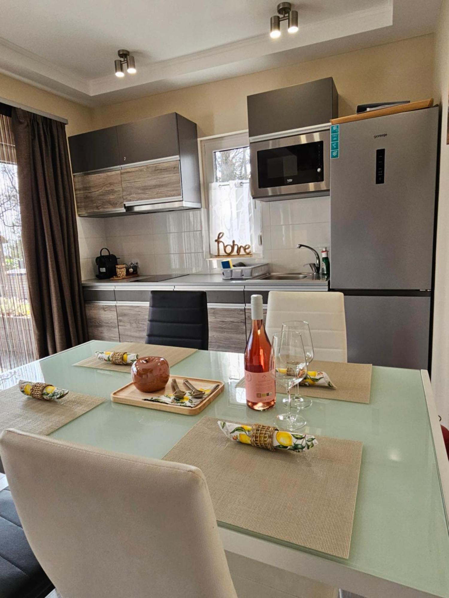 Bowery Guest Houses - Arnyas Vendeghazak Balatonalmádi Eksteriør bilde